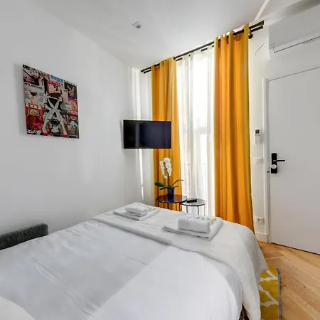 Apartment Cd : Superb Parisian