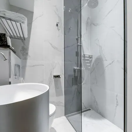 Cd : Superb Parisian Appartement